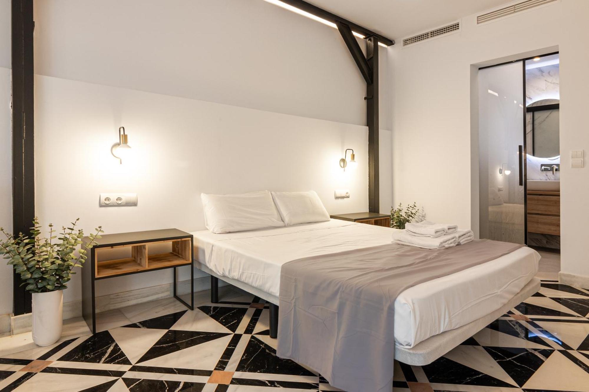 El Patio De La Luna Freshapartments Malaga Luaran gambar